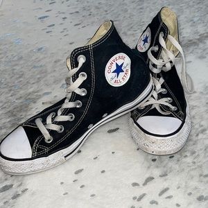 Women's HighTop Converse Sneakers Size: 7.5